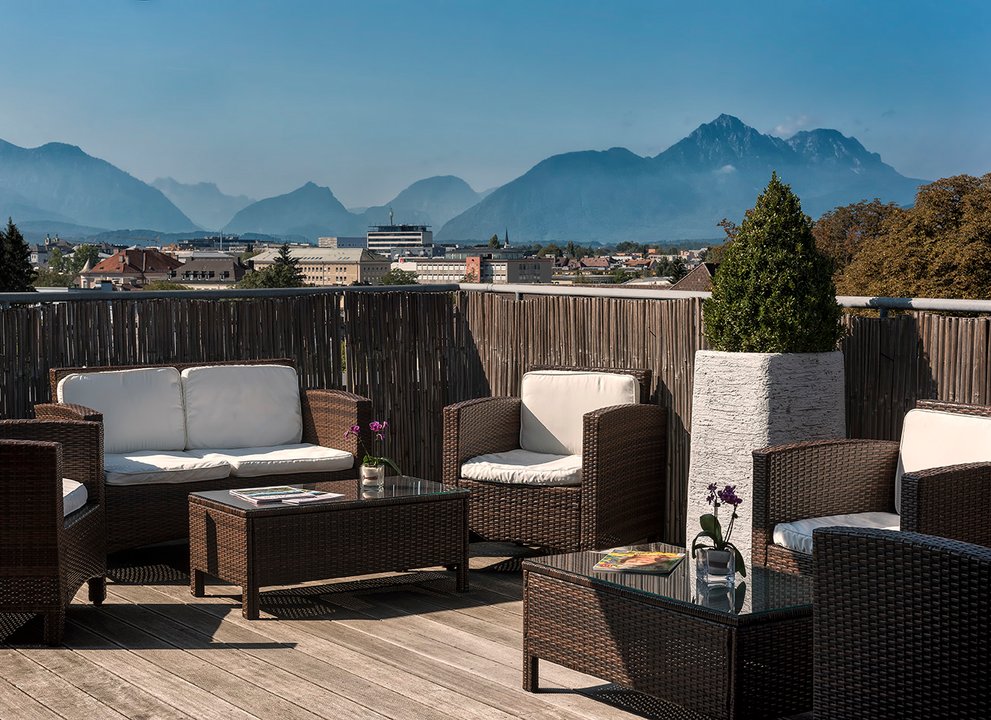 Wyndham Grand Salzburg Conference Club Lounge Terrasse